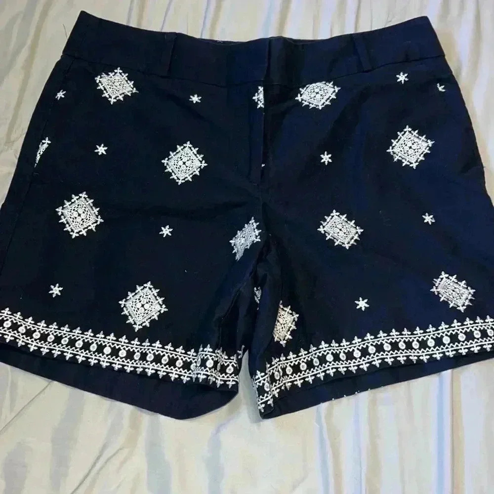 Loft Woman’s Riviera Shorts A3
